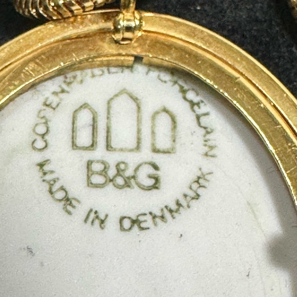Vtg B&G Denmark Limited Edition 1/20 12KTGF Handpainted Floral Pendant Necklace - Picture 8 of 11